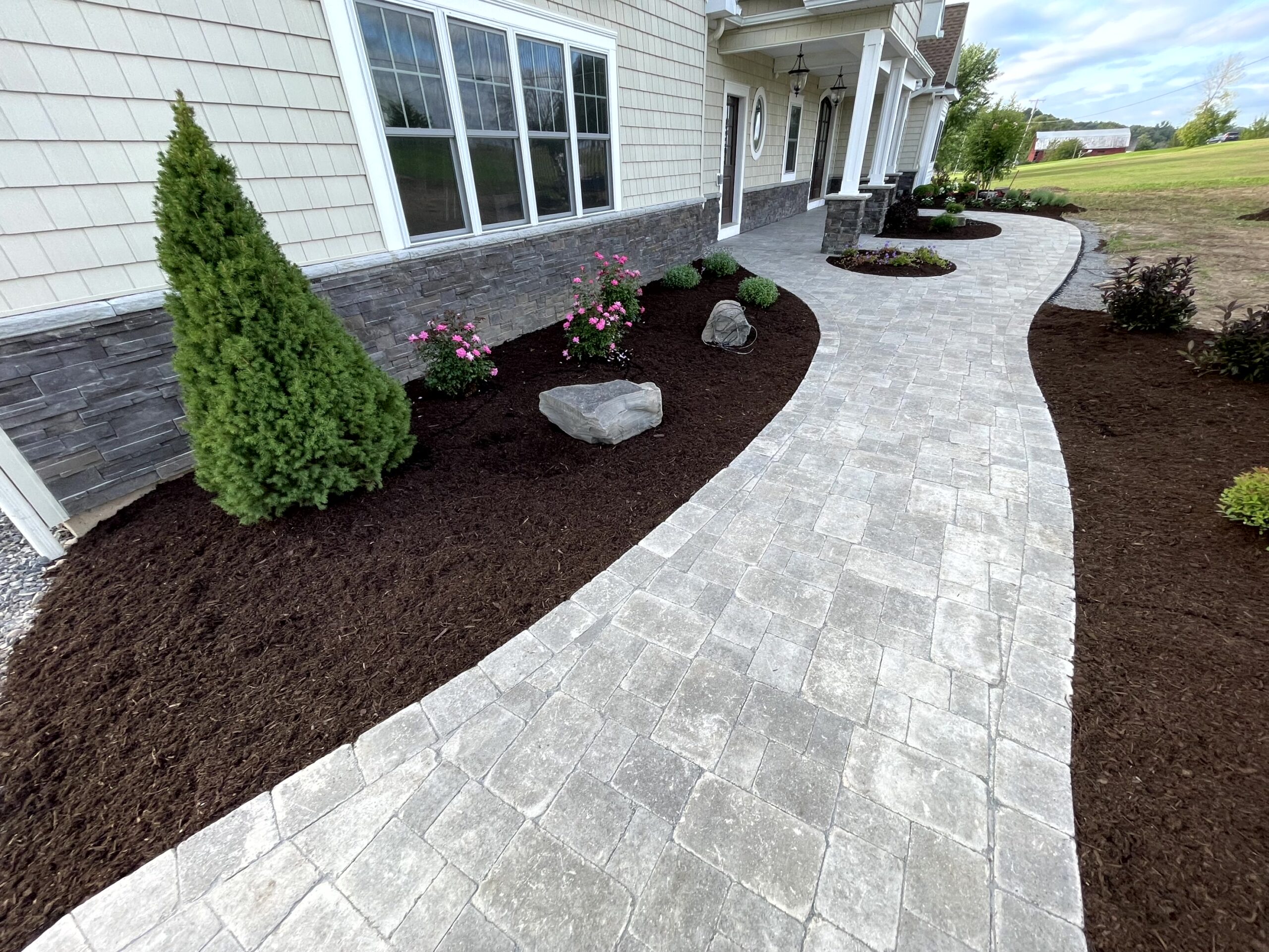 hardscape walkway pavers & landscaping